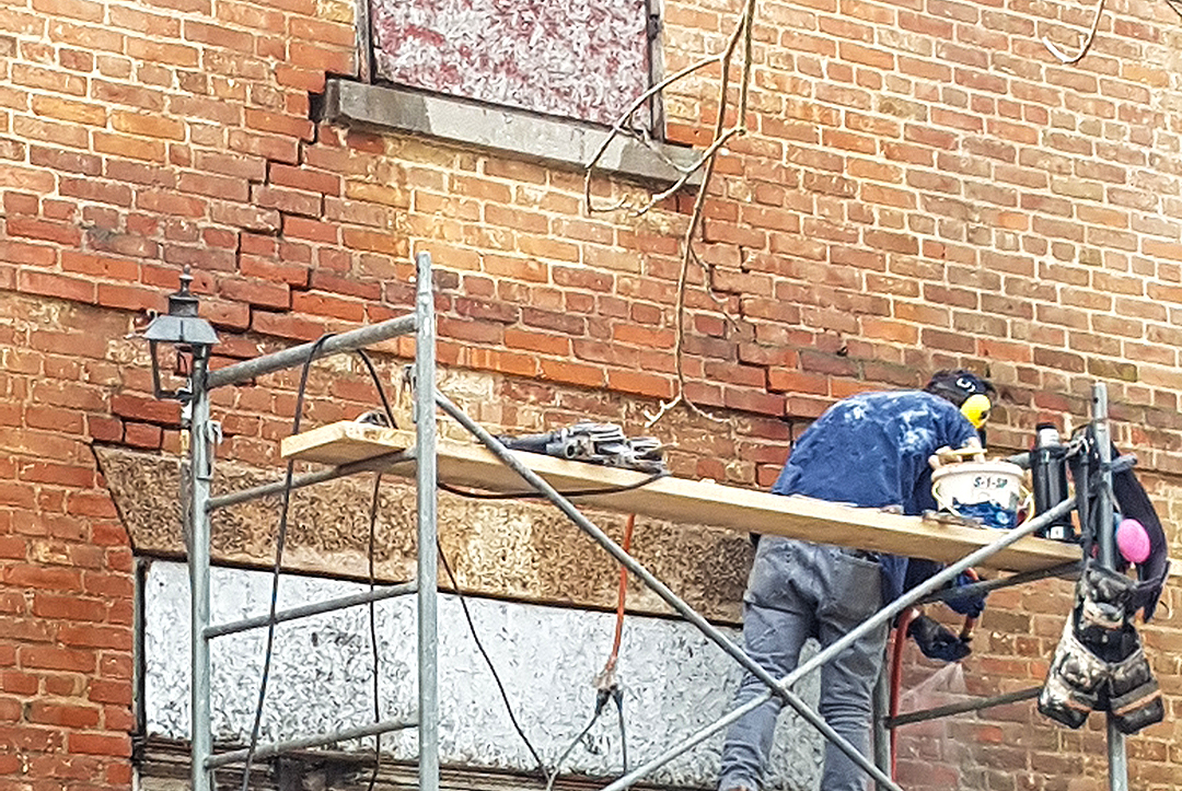 Stablizing massive lintel & window opening